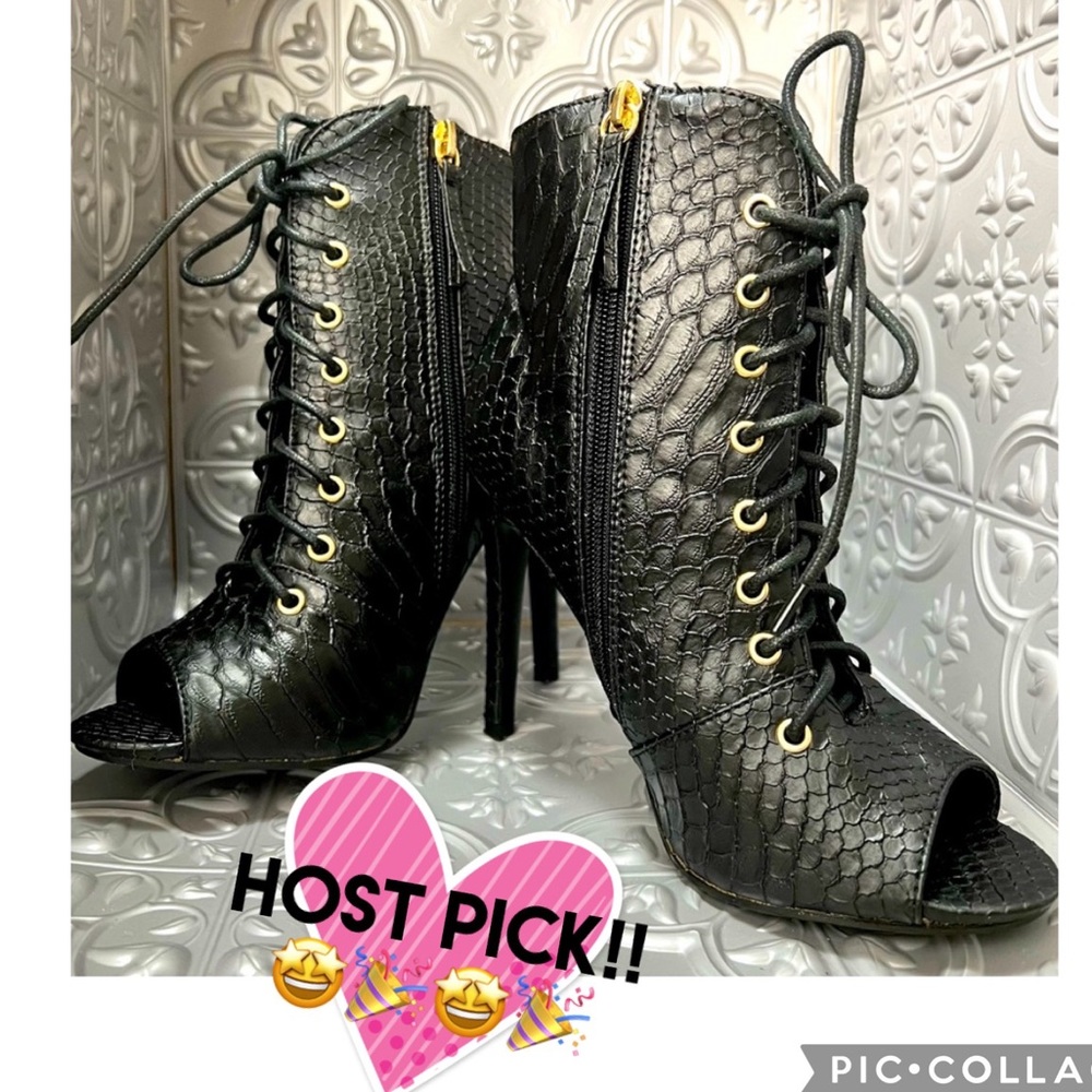 Eye Candie PeepToe Laced Up Boots Faux Alligator Skin Style 6.5